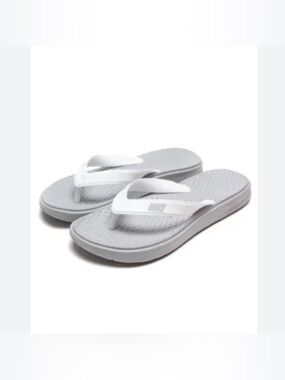 Nike Women's White and Light Gray Flip Flop Sandals